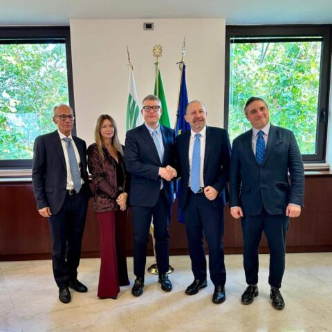 ENERGIA: BOLLETTE ANCORA ALTE, CONFCOMMERCIO SIGLA UN PROTOCOLLO CON GSE