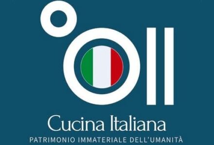 𝐥𝐚 𝐂𝐮𝐜𝐢𝐧𝐚 𝐈𝐭𝐚𝐥𝐢𝐚𝐧𝐚 𝐞̀ 𝐏𝐚𝐭𝐫𝐢𝐦𝐨𝐧𝐢𝐨 𝐂𝐮𝐥𝐭𝐮𝐫𝐚𝐥𝐞 𝐈𝐦𝐦𝐚𝐭𝐞𝐫𝐢𝐚𝐥𝐞 𝐝𝐞𝐥𝐥’𝐔𝐦𝐚𝐧𝐢𝐭𝐚̀!